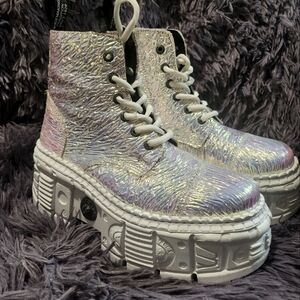 New Rock Boots Size 39 - Metallic - Holographic